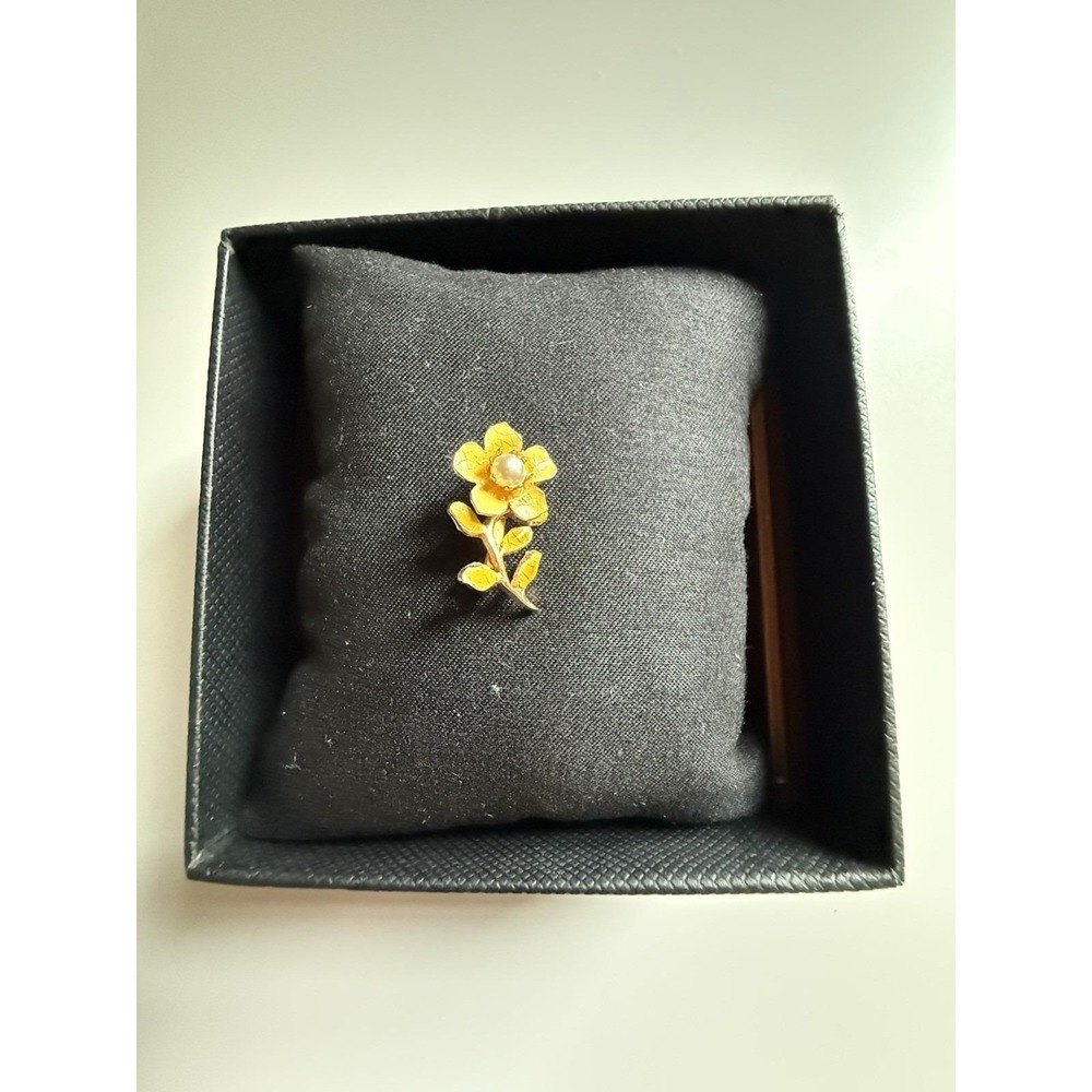 Small Vintage Pansy Flower Brooch — Gold Tone